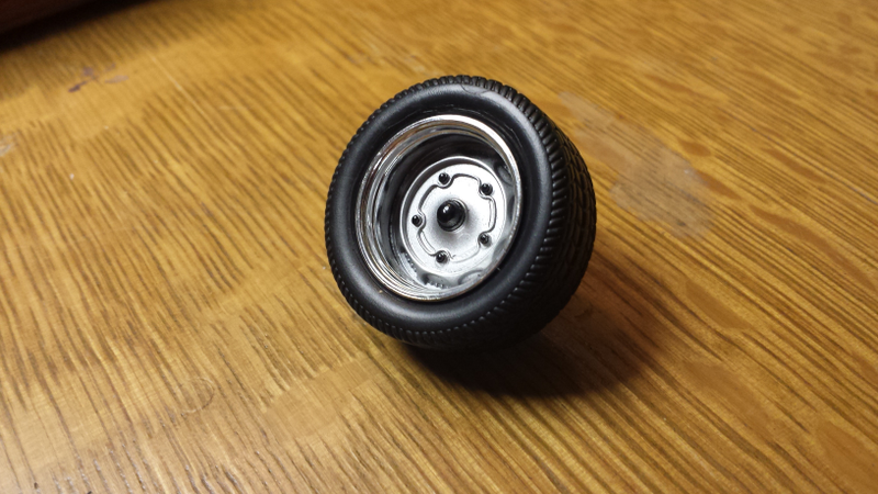 Illustration for article titled Making Stuff: 1:18 Custom Rims